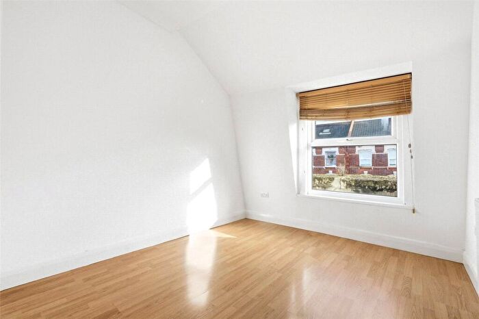 1 Bedroom Apartment To Rent In Lea Bridge Road, London, E10