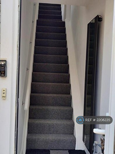 4 Bedroom Flat To Rent In Central Avenue, London, N9