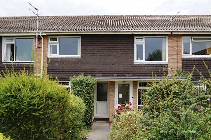 2 Bedroom Flat To Rent In Witham Road, Keynsham, BS31