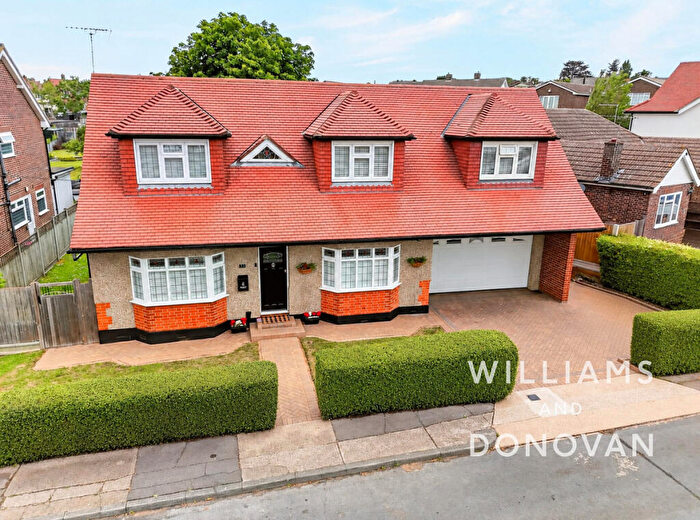 5 Bedroom Detached House For Sale In Constitution Hill, South Benfleet, SS7