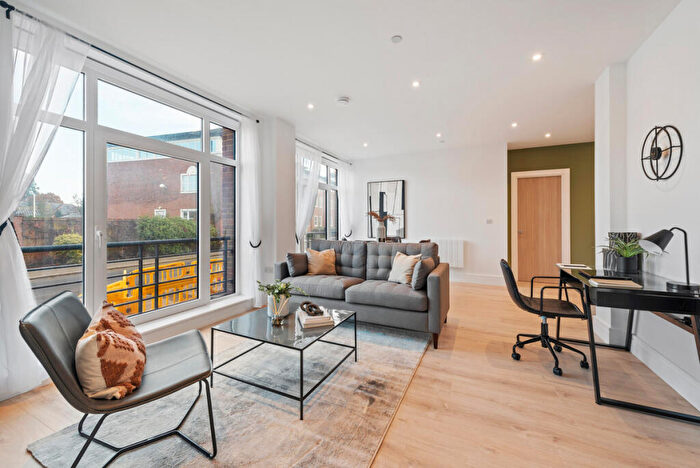 2 Bedroom Apartment To Rent In Pycroft Road, Chertsey, KT16