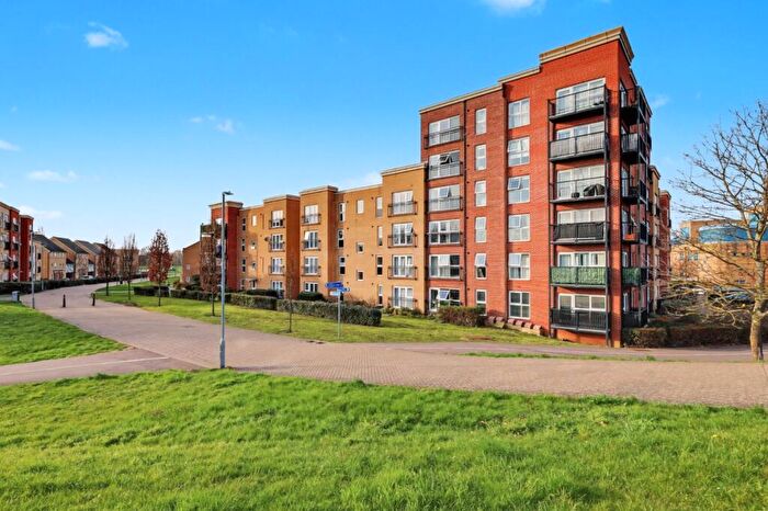 2 Bedroom Flat For Sale In Blake Avenue, Basildon, Essex, SS14