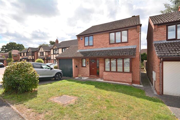 4 Bedroom Detached House To Rent In Pontypool Close, Oakwood, DE21