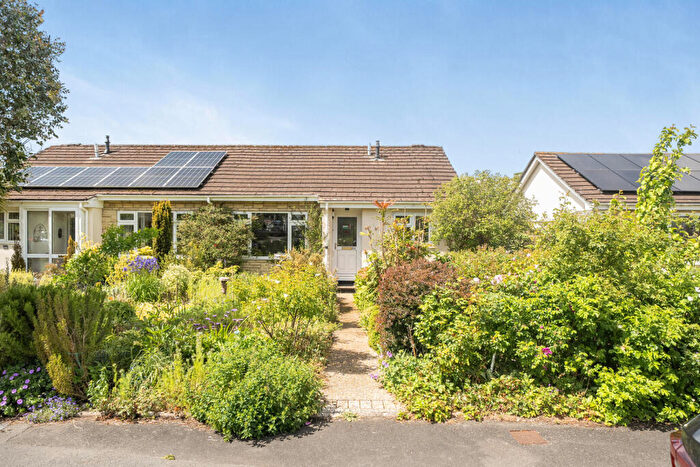 3 Bedroom Bungalow For Sale In Willhayes Park, Axminster, Devon, EX13