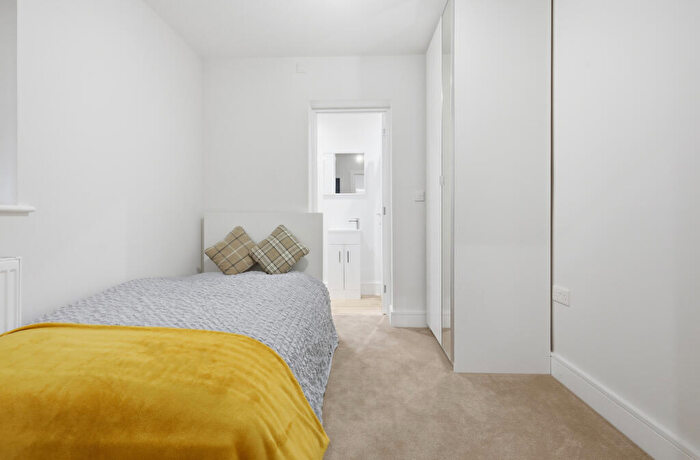 1 Bedroom Apartment To Rent In Coval Avenue, Chelmsford, CM1