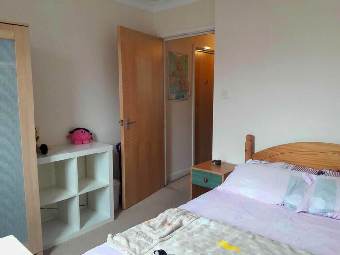 2 Bedroom Block Of Flats To Rent In Stanley Street North, Bedminster, Bristol, BS3