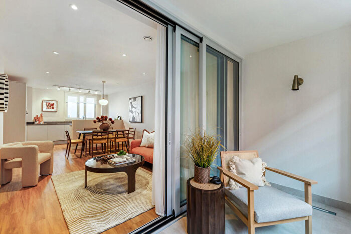 3 Bedroom Apartment For Sale In Lumen, Fish Island, Hackney Wick, E3