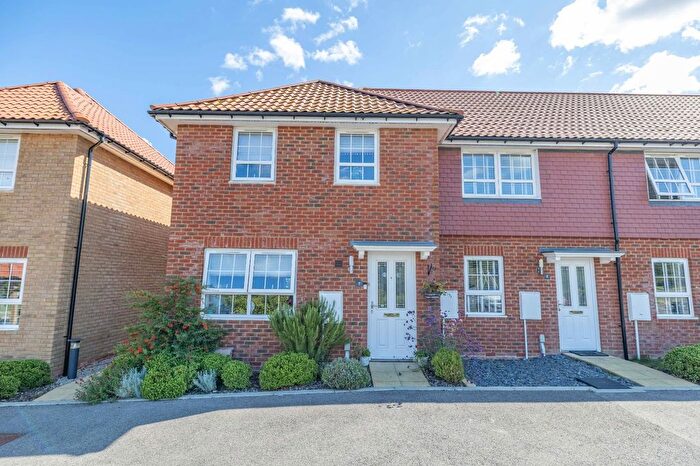 3 Bedroom End Of Terrace House For Sale In Easington Place, Canterbury, CT3