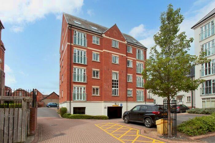 2 Bedroom Flat To Rent In Ushers Court, Trowbridge, BA14