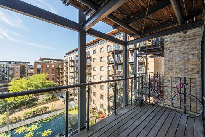 2 Bedroom Apartment To Rent In Branch Road, E14