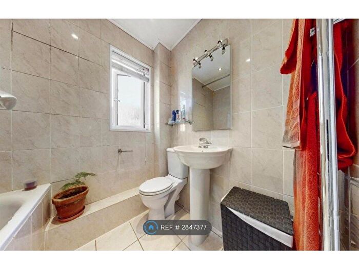 1 Bedroom Flat To Rent In Broad Fields Way, London, NW10
