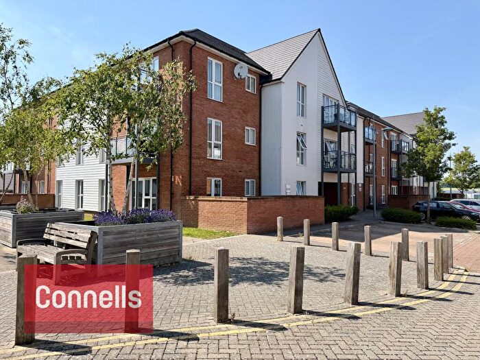 1 Bedroom Apartment To Rent In Holmbush Mews, RH12