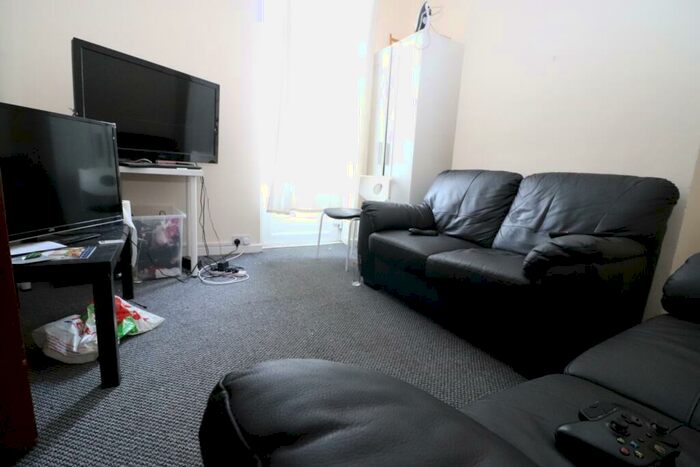 4 Bedroom Terraced House To Rent In Minny Street, Cathays, CF24