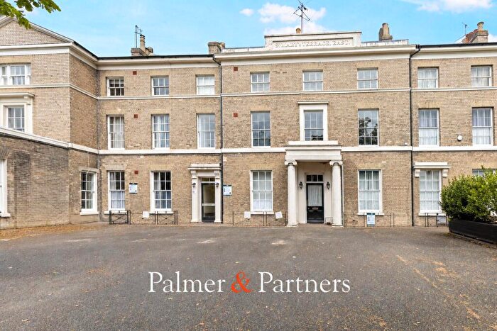 2 Bedroom Apartment For Sale In Lexden Road, Colchester, Essex, CO3