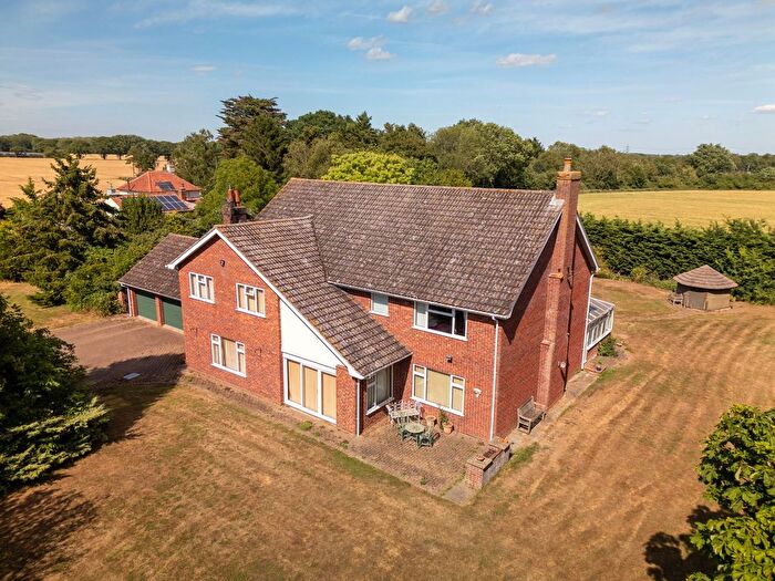 5 Bedroom Detached House For Sale In Bridge Road, Burston, Diss, IP22