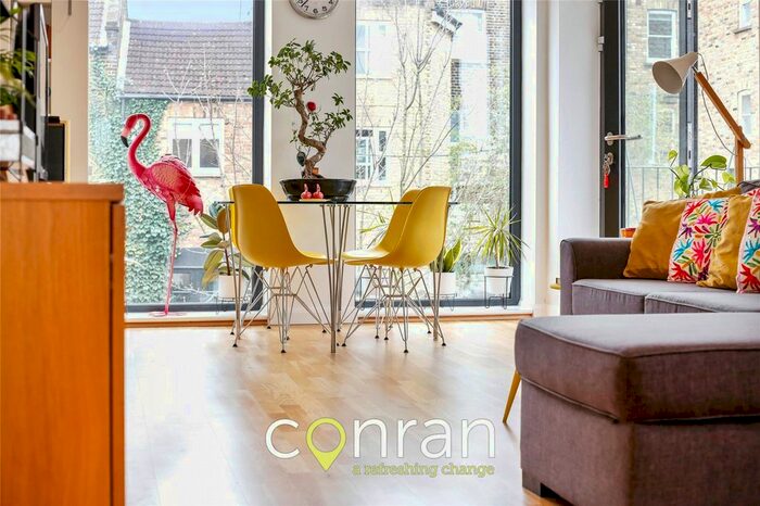 2 Bedroom Flat To Rent In Hayes Mews, St Johns, SE8