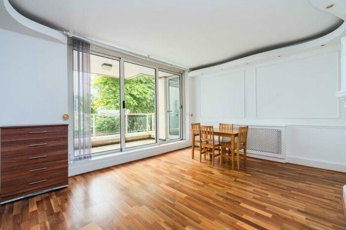 1 Bedroom Apartment To Rent In King's Quay, Chelsea Harbour, London, SW10