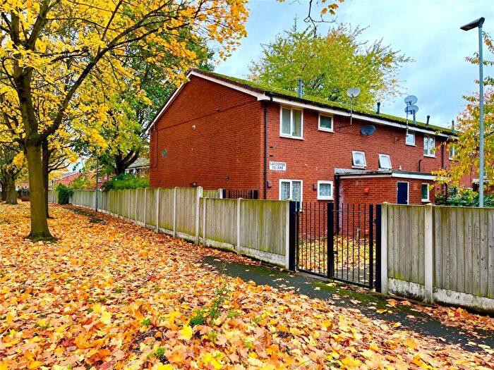 1 Bedroom Flat For Sale In Gatcombe Square, Manchester, Lancashire, M14