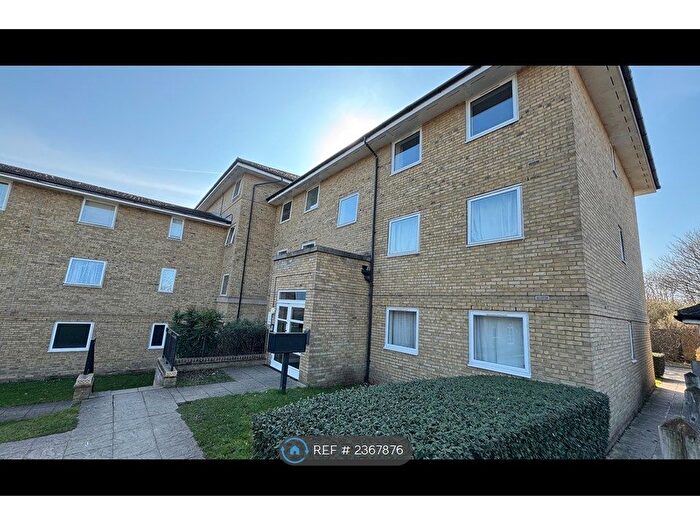 2 Bedroom Flat To Rent In Kingfisher Heights, Grays, RM17