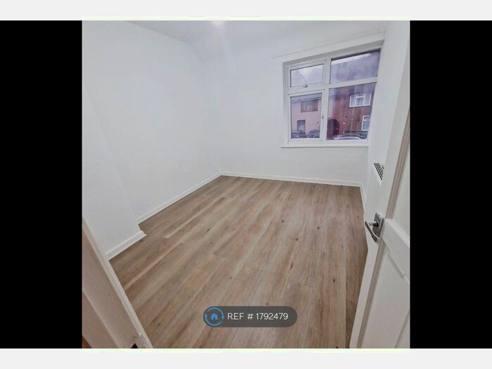 3 Bedroom Terraced House To Rent In Stamford Road, Dagenham, RM9