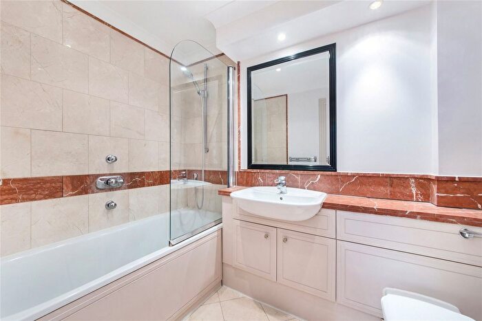 1 Bedroom Flat To Rent In Oriel Drive, London, SW13