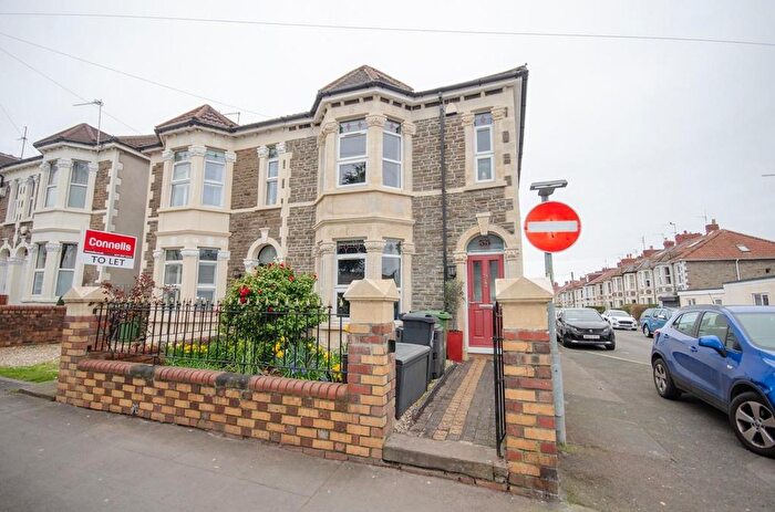 4 Bedroom Semi Detached House For Sale In North Street, Downend, Bristol, BS16