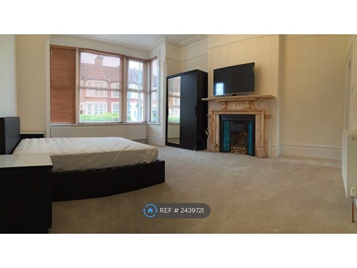 Studio To Rent In Boscombe Avenue, London, E10