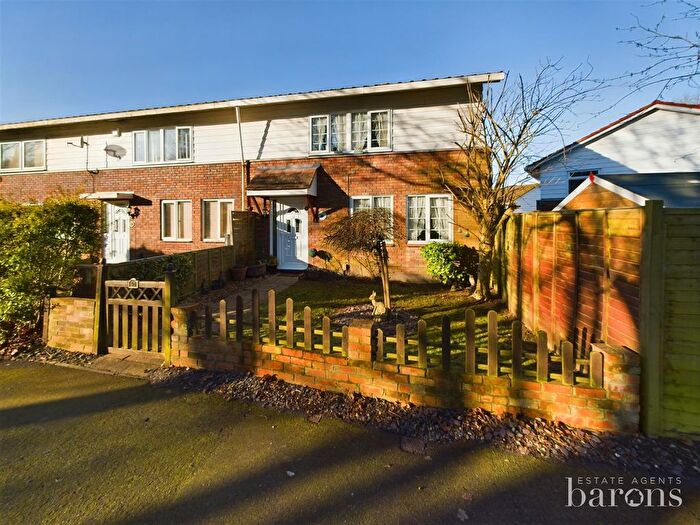 3 Bedroom End Of Terrace House For Sale In Bach Close, Brighton Hill, Basingstoke, RG22