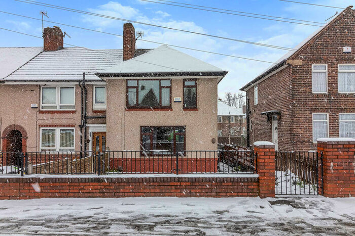 3 Bedroom End Of Terrace House To Rent In Southey Green Road, Sheffield, South Yorkshire, S5