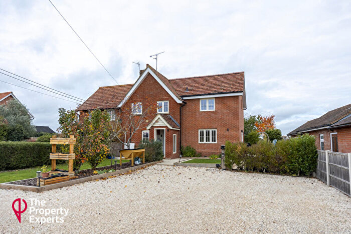 3 Bedroom Semi Detached House For Sale In Sulhamstead Road, Reading, RG30