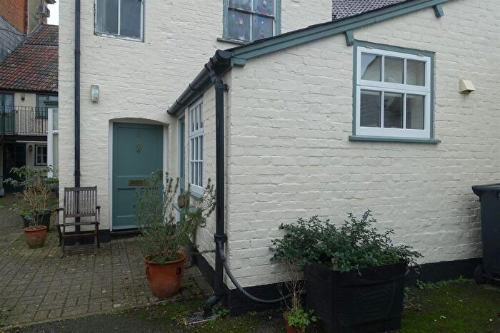 1 Bedroom Flat For Sale In St. Johns Mews, Devizes, SN10