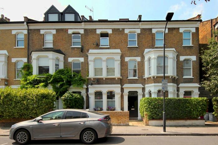 3 Bedroom Flat To Rent In Frithville Gardens, London, W12