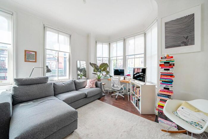 1 Bedroom Flat For Sale In Archway Road, Highgate, London, N6
