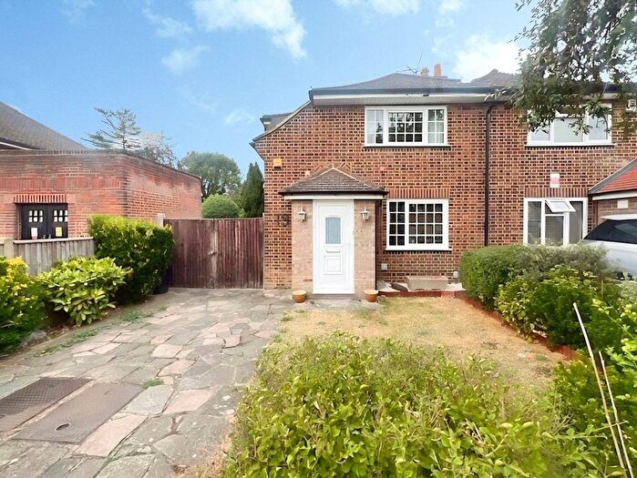 2 Bedroom Semi-Detached House For Sale In New Peachey Lane, Uxbridge, UB8