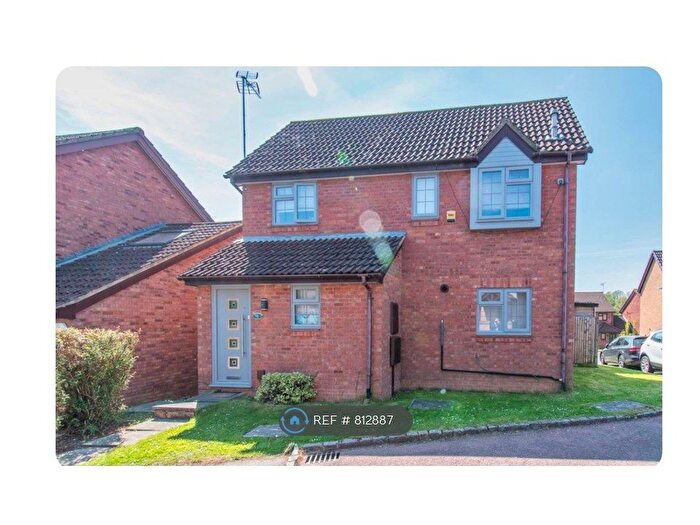 3 Bedroom Detached House To Rent In Tickhill Close, Lower Earley, RG6