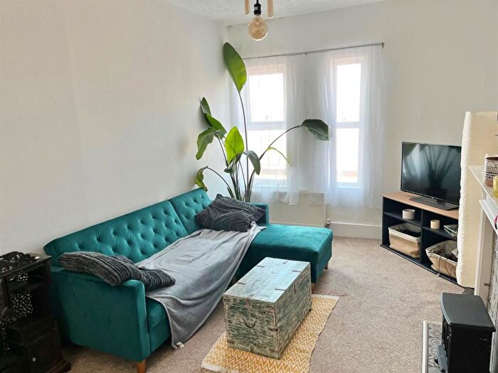 1 Bedroom Flat For Sale In Pelham Place, Pelham Road, Seaford, BN25