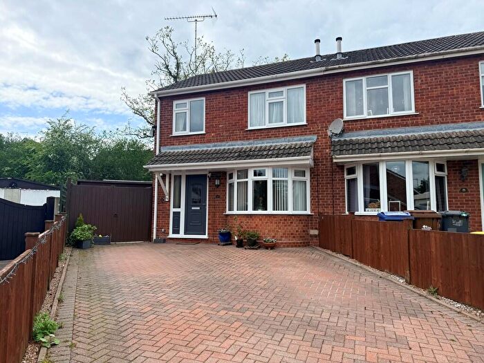 3 Bedroom Semi-Detached House For Sale In Ashleigh Drive, Uttoxeter, ST14