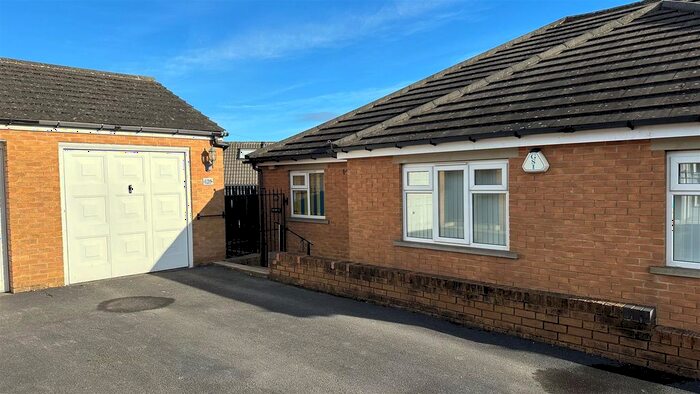 2 Bedroom Semi-Detached Bungalow To Rent In All Alone Road, Idle, Bradford, BD10