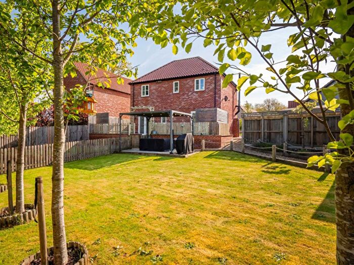 3 Bedroom Detached House For Sale In Cannon Marcon Way, Edgefield, NR24