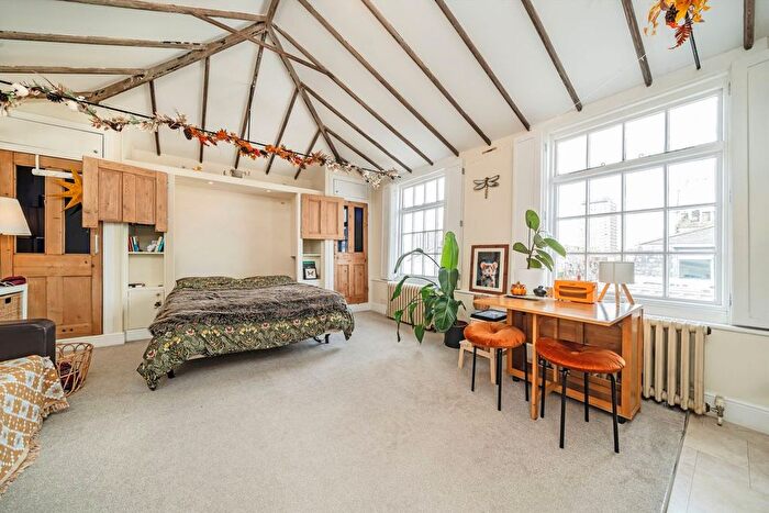 Studio To Rent In Cambridge Street, Pimlico, SW1V
