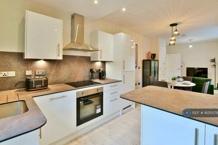 2 Bedroom Flat To Rent In Davenport Park Road, Stockport, SK2