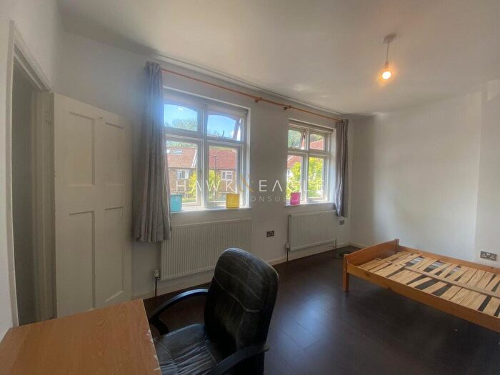3 Bedroom Cottage To Rent In Hesperus Crescent, London, Greater London., E14
