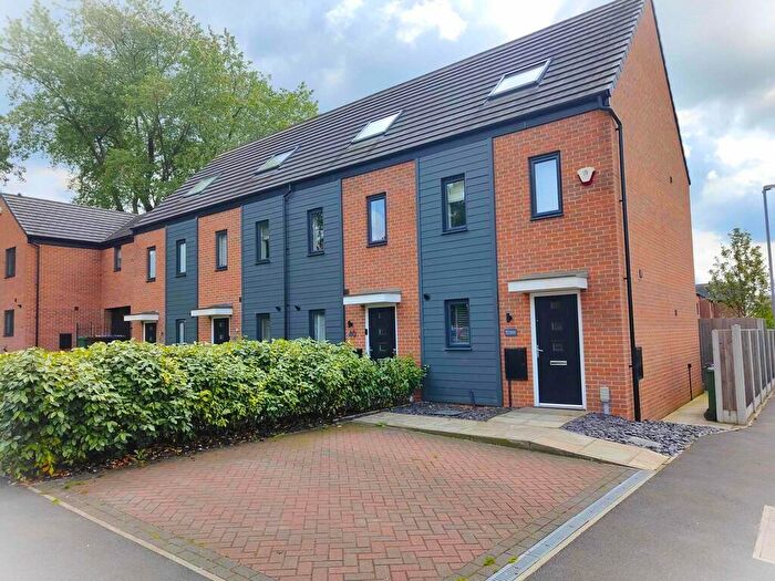 3 Bedroom End Of Terrace House To Rent In Warwick Crescent, PR7