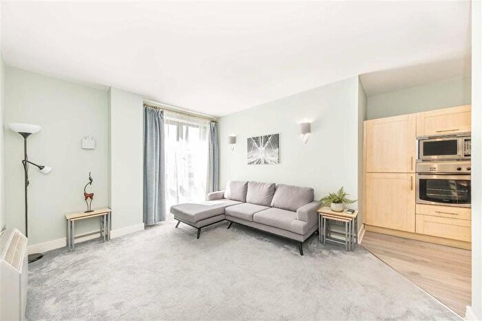 2 Bedroom Flat For Sale In Mansell Street, London, E1