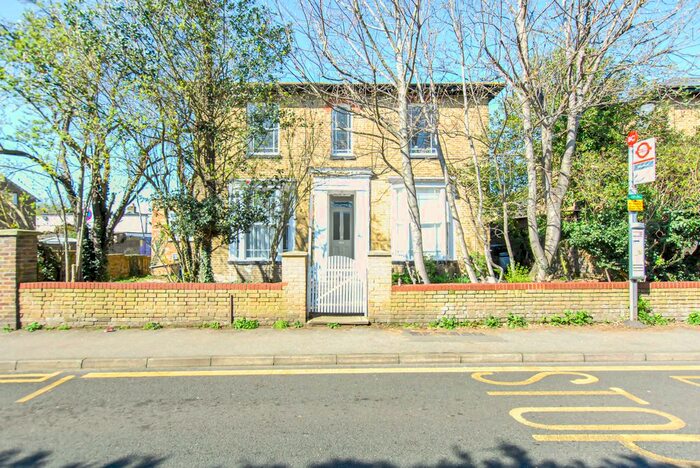 1 Bedroom Flat To Rent In Cleveland Road, Uxbridge, UB8