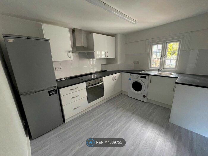 2 Bedroom Flat To Rent In Main Road, Sundridge, Sevenoaks, TN14