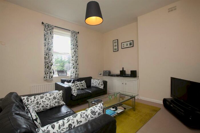 2 Bedroom Flat To Rent In Evering Road, E5