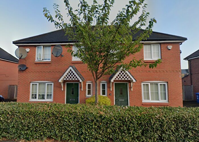 4 Bedroom Semi Detached House To Rent In Blake Street, Rochdale, Greater Manchester, OL16