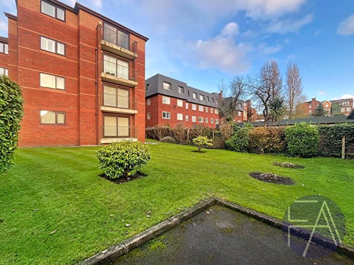 2 Bedroom Flat For Sale In Park Road West, Southport, Merseyside, PR9