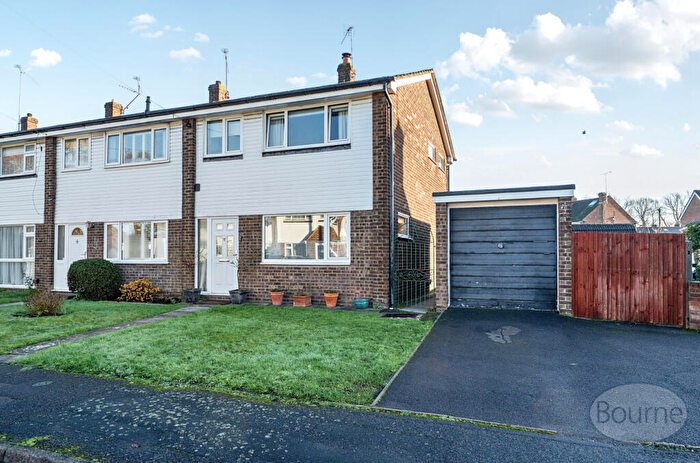 3 Bedroom End Of Terrace House For Sale In Lea Way, Aldershot, Hampshire, GU12